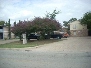 1422 Bennett Ave in Dallas, TX - Building Photo - Building Photo