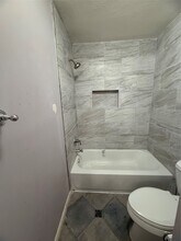 4027 Summit Valley Dr in Houston, TX - Building Photo - Building Photo