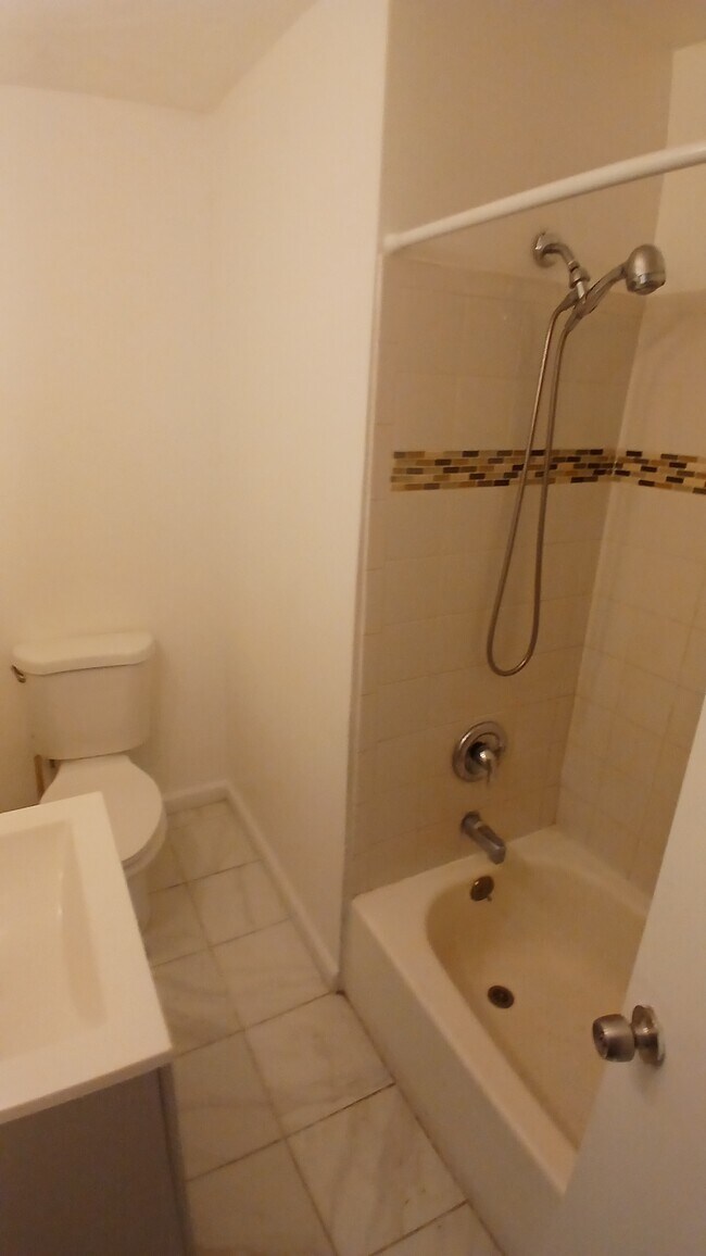 4525 Pennington Ave in Baltimore, MD - Building Photo - Building Photo