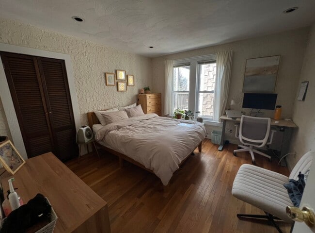 28-30-30 Eustis St in Cambridge, MA - Building Photo - Building Photo