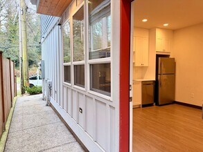 2613 3rd Ave W in Seattle, WA - Building Photo - Building Photo