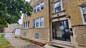 3748 N Kilpatrick Ave in Chicago, IL - Building Photo