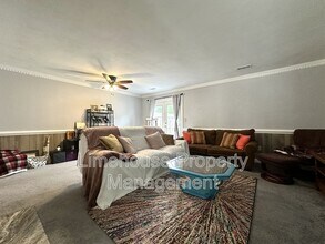 813 Mill Landing Rd in Chesapeake, VA - Building Photo - Building Photo
