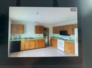 7803 Bowens Crossing in San Antonio, TX - Building Photo - Building Photo
