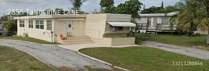 2855 Tangerine Ln in West Palm Beach, FL - Building Photo - Building Photo