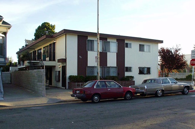 762 15th St in Oakland, CA - Foto de edificio - Building Photo