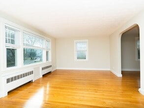 7 Mangano Ct in Watertown, MA - Building Photo - Building Photo