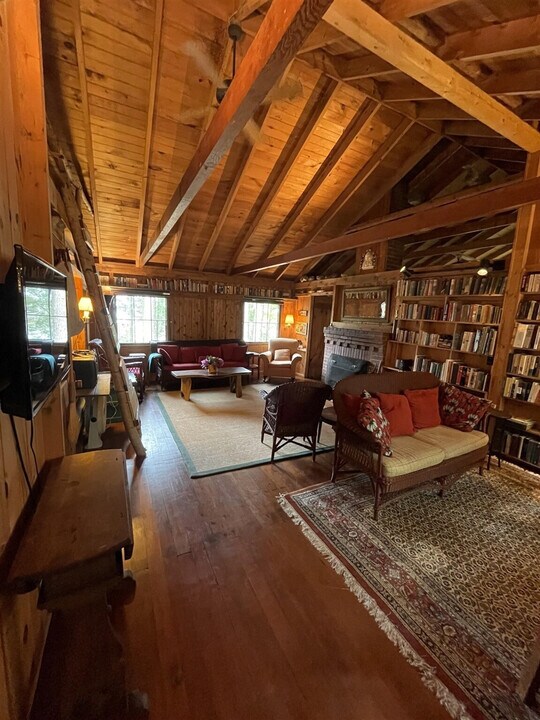 9 Long Point Rd in Standish, ME - Building Photo