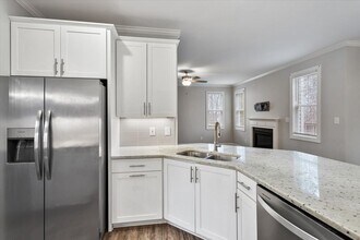 54 Summerglow Ct in Clayton, NC - Building Photo - Building Photo