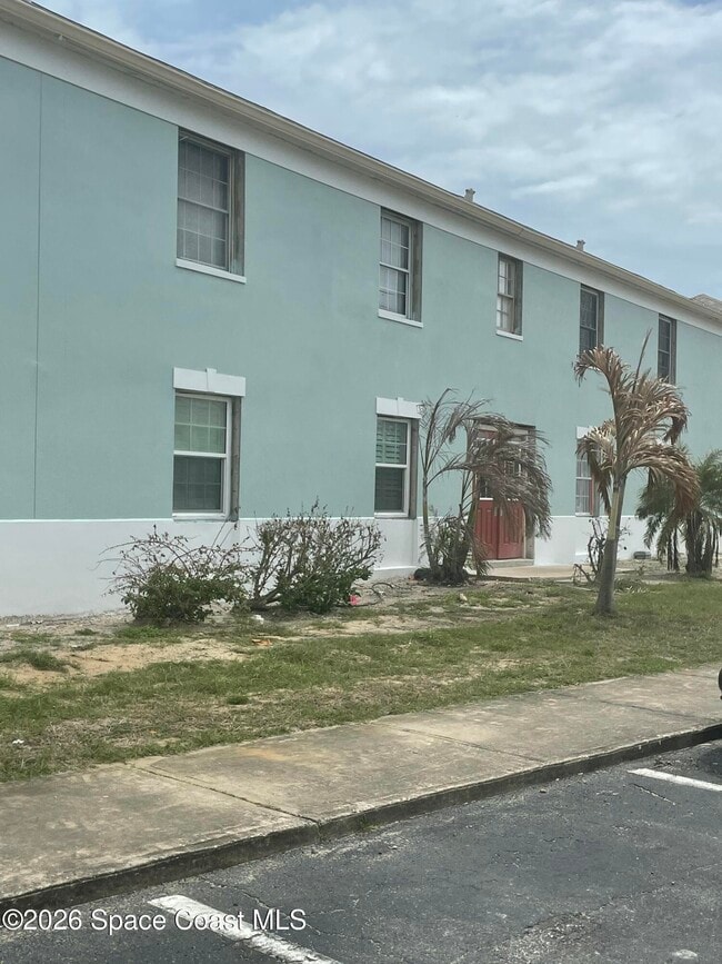 115 E Colonial Ct in Indian Harbour Beach, FL - Building Photo - Building Photo