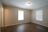 135 Pierce Dr photo'