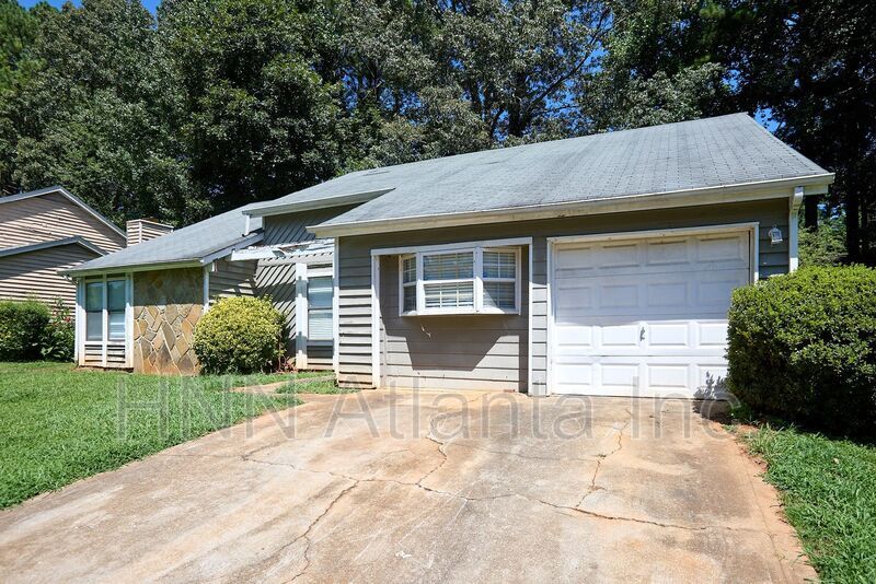 3882 Springleaf Point in Stone Mountain, GA - Building Photo