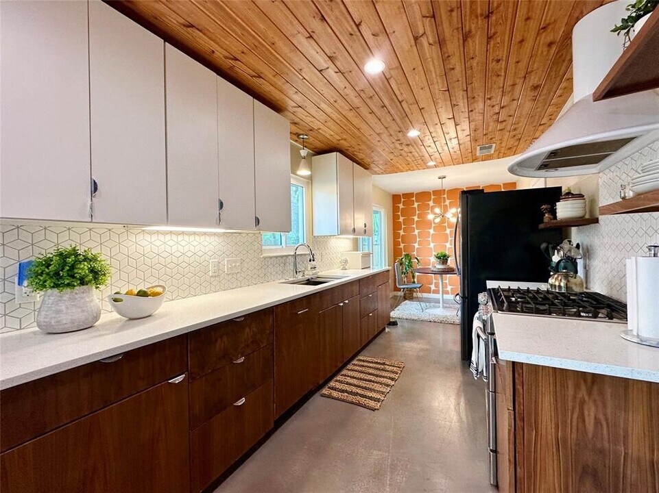 2707 Ashdale Dr in Austin, TX - Building Photo