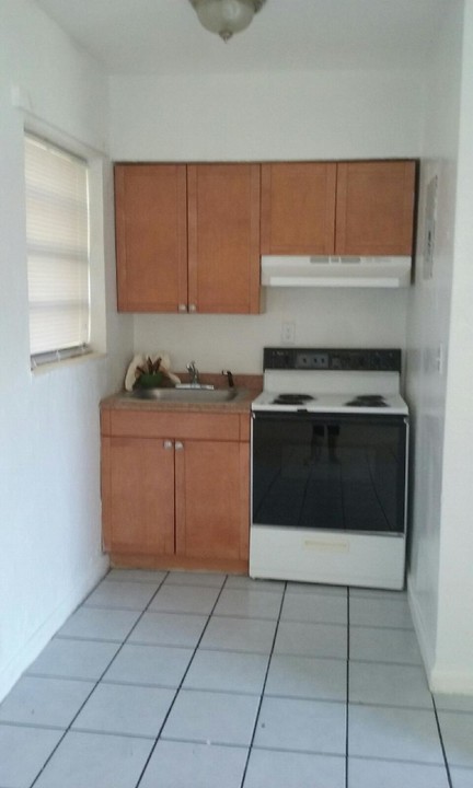 113 SW 5th Ct in Dania Beach, FL - Building Photo