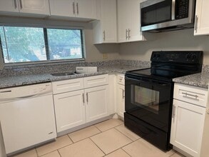 11411 Midfield Way in Tampa, FL - Building Photo - Building Photo