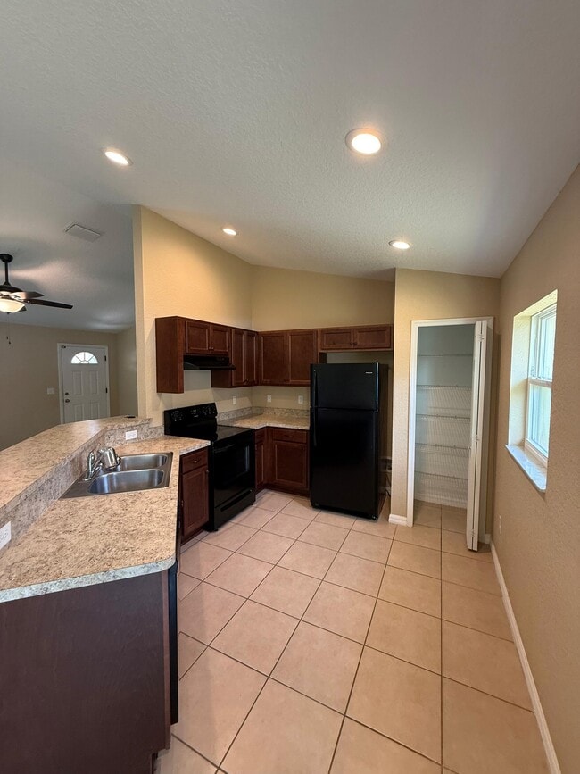 15761 SW 23rd Avenue Rd in Ocala, FL - Foto de edificio - Building Photo