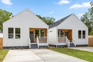 6832 Morrow St in Houston, TX - Building Photo