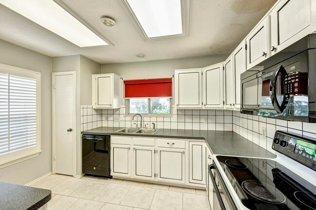 13034 Alston Rd in Sugar Land, TX - Building Photo - Building Photo