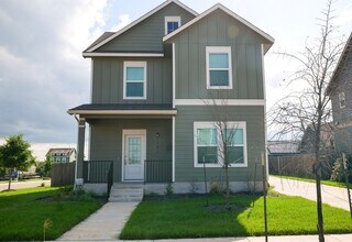 1321 Weatherford Ln in Leander, TX - Foto de edificio - Building Photo