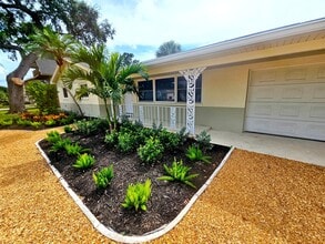 238 Freeport Ave NE in St. Petersburg, FL - Building Photo - Building Photo