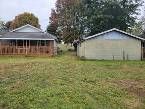 1115 Sonoma Rd in Canton, NC - Building Photo - Building Photo