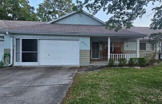 8666 SW 92nd Ln in Ocala, FL - Building Photo