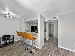 16951 Addison Rd, Unit SI ID1507124P in Addison, TX - Foto de edificio - Building Photo