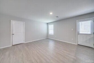 22 Silos Meadows in San Antonio, TX - Building Photo - Building Photo