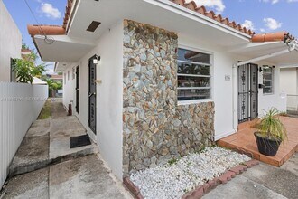5726 SW 20th St in Miami, FL - Building Photo - Building Photo