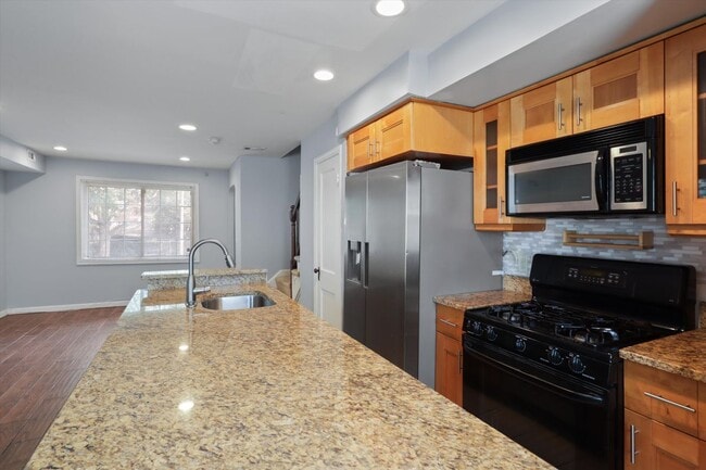property at 3315 Clay Pl NE
