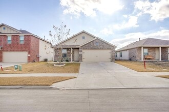 6329 Becker Ave in Fort Worth, TX - Foto de edificio - Building Photo