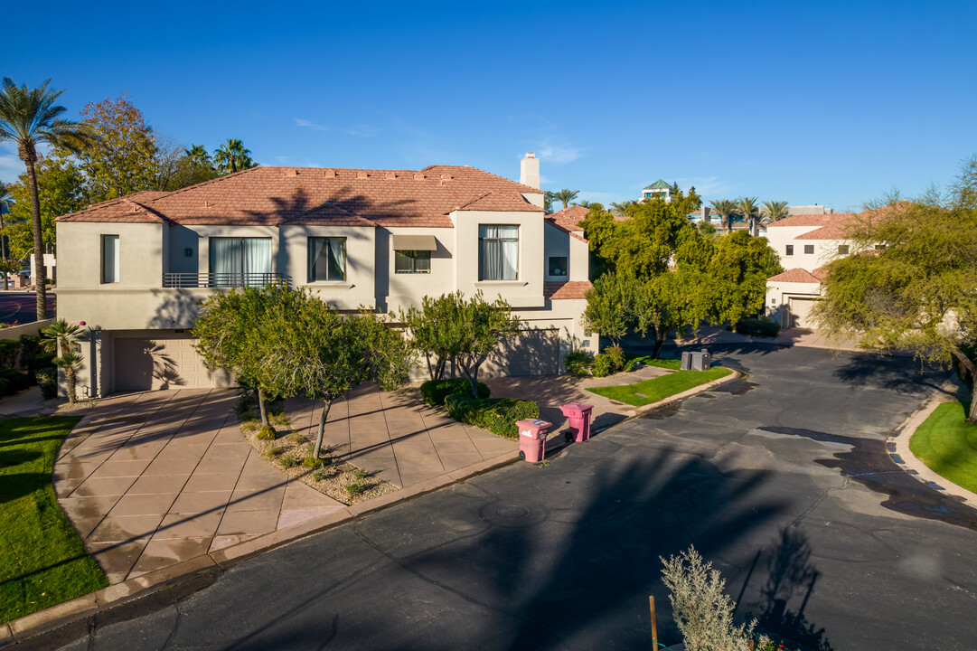 8989 E Gainey Center Dr in Scottsdale, AZ - Building Photo