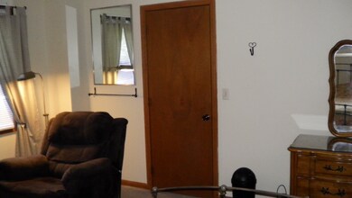 936 Russell Rd in Westfield, MA - Foto de edificio - Building Photo