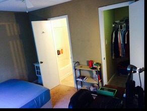 1420 Collegiate Cir in Raleigh, NC - Foto de edificio - Building Photo