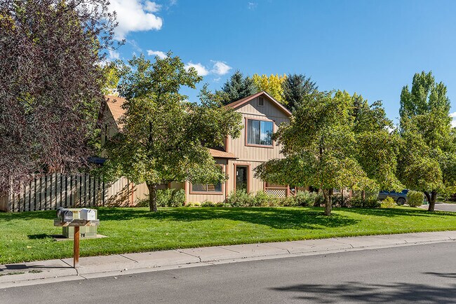 47 Coyote Cir in Carbondale, CO - Foto de edificio - Building Photo