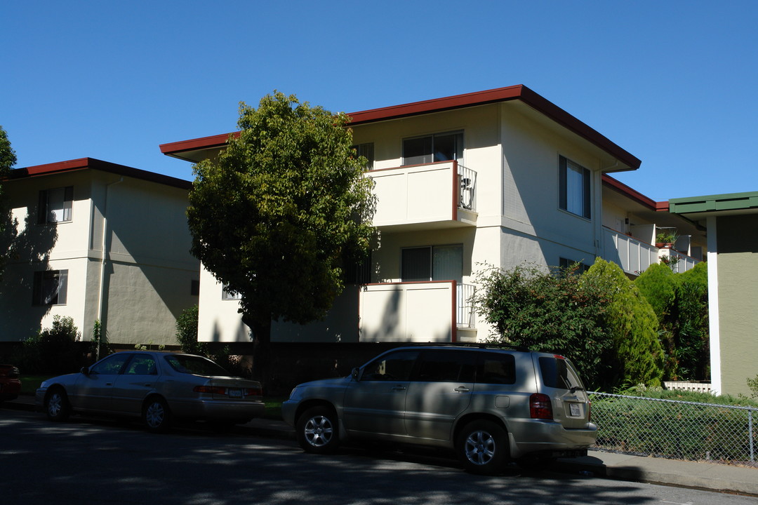 432 Lincoln Cir in Millbrae, CA - Foto de edificio