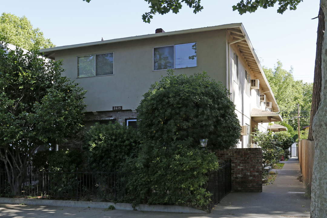 2615 D St in Sacramento, CA - Building Photo