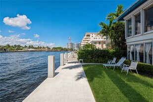 561 Bayshore Dr in Fort Lauderdale, FL - Building Photo