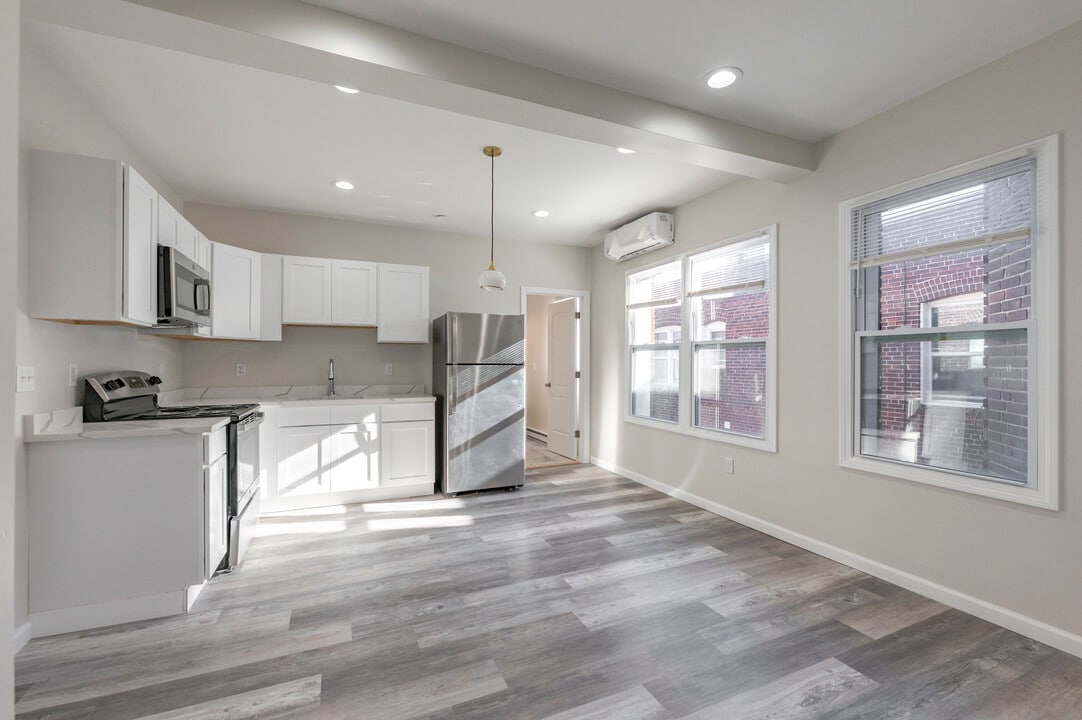 23-39 Main St in New Britain, CT - Building Photo