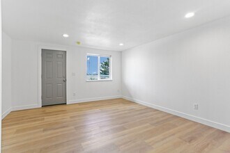 1407 W Marina Dr in Moses Lake, WA - Building Photo - Building Photo