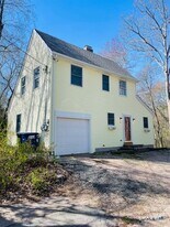34 Rossi Ave in Stonington, CT - Building Photo