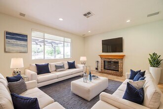 25755 Hood Way in Stevenson Ranch, CA - Building Photo - Building Photo