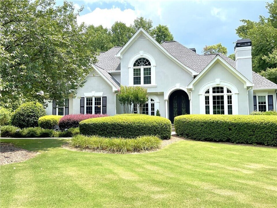 655 Huntwick Pl in Roswell, GA - Building Photo