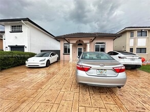 15318 SW 41st Terrace in Miami, FL - Building Photo - Building Photo
