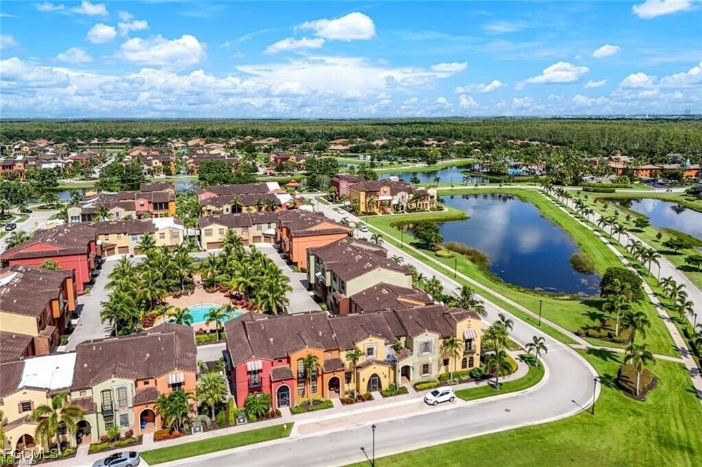 11758 Izarra Way in Ft. Myers, FL - Building Photo