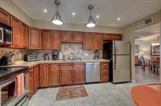 9465 N 92nd St-Unit -208 in Scottsdale, AZ - Building Photo - Building Photo