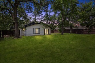 431 W Texas St in Denison, TX - Building Photo - Building Photo