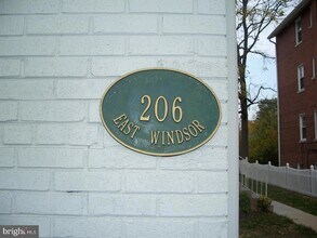 206 E Windsor Ave, Unit 202 in Alexandria, VA - Building Photo - Building Photo