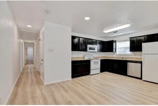 403 N Burdette Ave in Sherman, TX - Building Photo - Building Photo