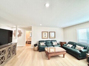 3725 Sunset Ln in Oxnard, CA - Building Photo - Building Photo